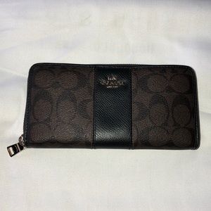 Coach signature zip around accordion wallet